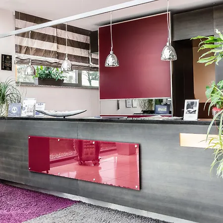 Western Premier فندق