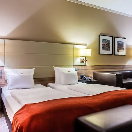 Готель Western Premier 4*