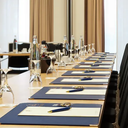 فندق Western Premier 4*